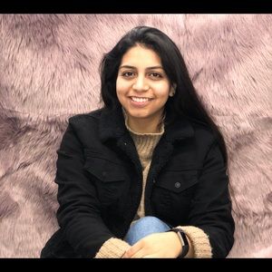 Meet your Posher, Alejandra